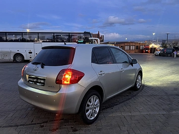 Toyota Auris, 2007г, передний привод, робот