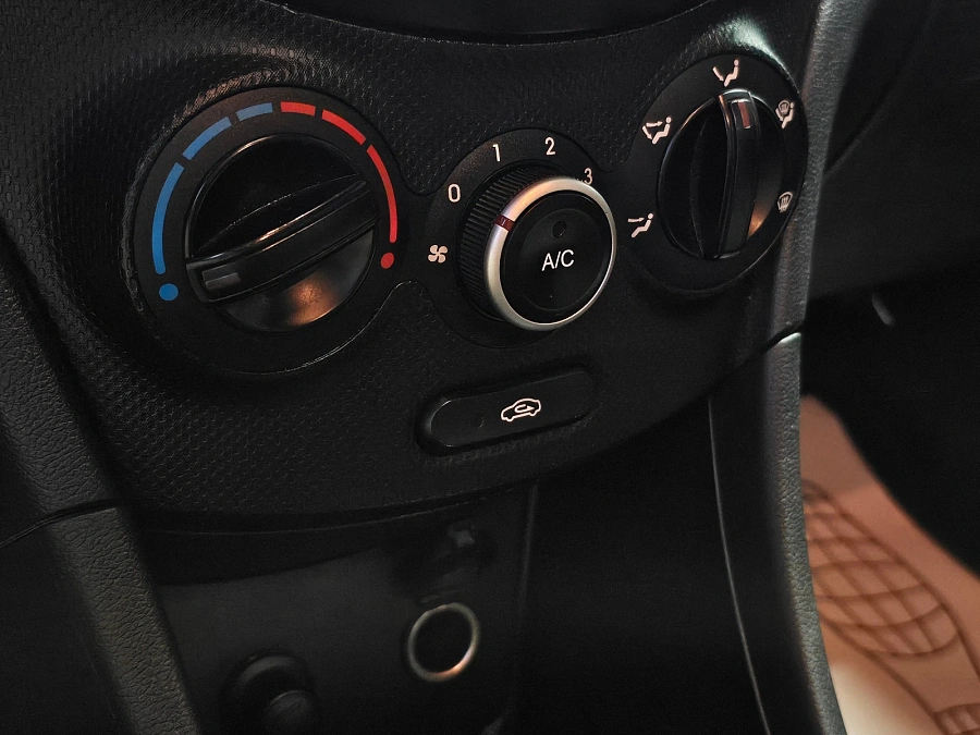 Hyundai Solaris, 2013г., передний привод, механика