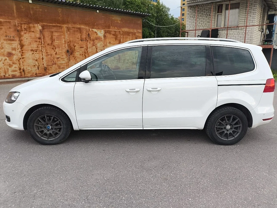 Volkswagen Sharan, 2014г., передний привод, робот