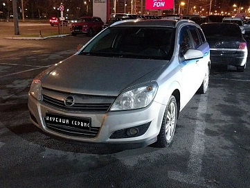 Opel Astra, 2011г, передний привод, автомат