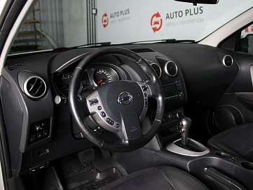 Nissan Qashqai, 2013г., передний привод, вариатор