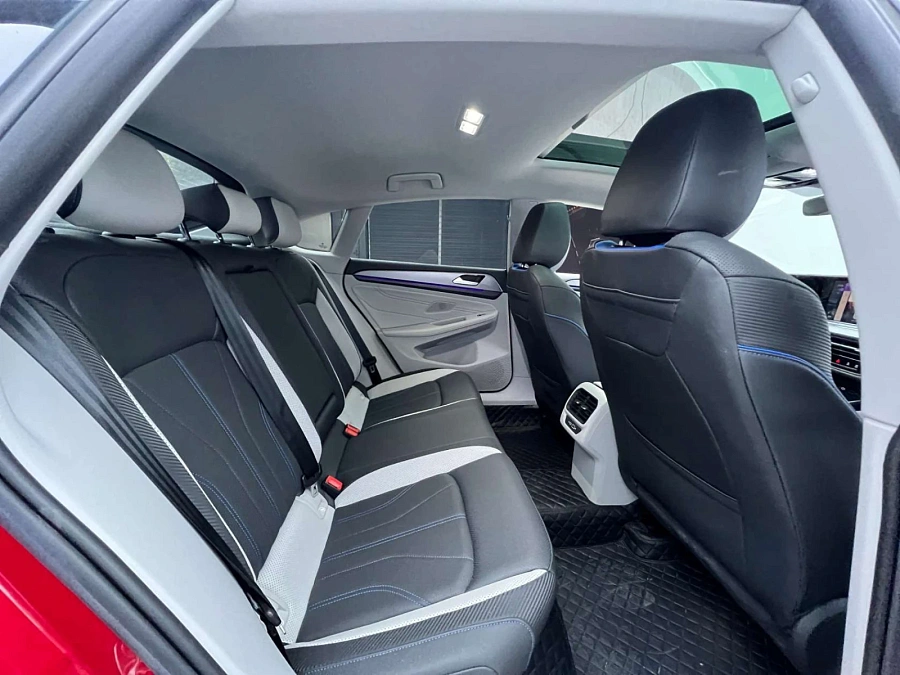 Volkswagen Lamando, 2022г., передний привод, робот