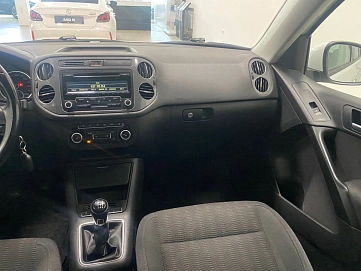 Volkswagen Tiguan, 2014г., передний привод, механика
