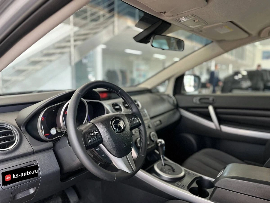 Mazda CX-7, 2011г., передний привод, автомат