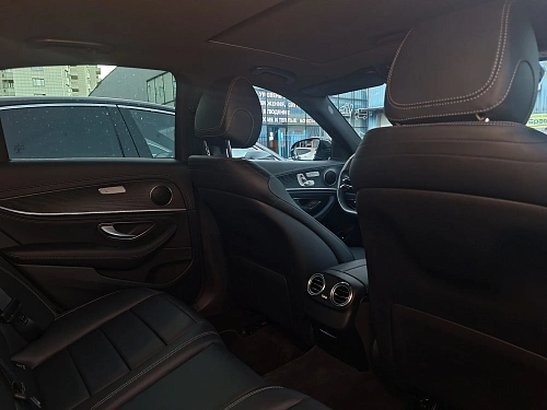 Mercedes-Benz E-Класс, 2020г, полный привод, автомат