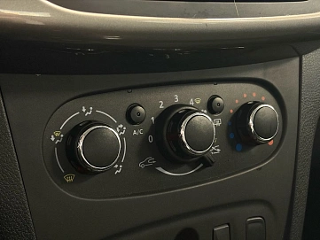 Renault Sandero, 2017г, передний привод, автомат