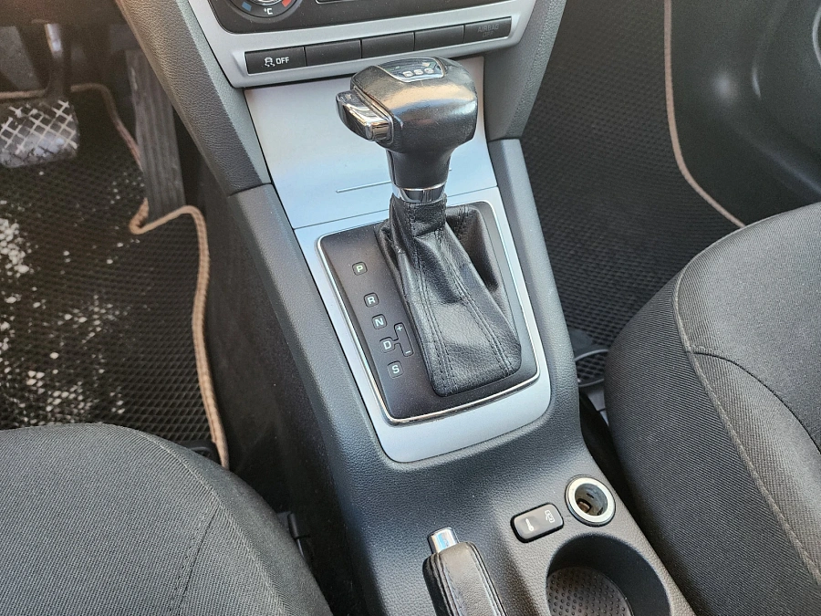 Skoda Octavia, 2011г., передний привод, робот