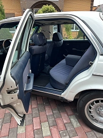 Mercedes-Benz W123, 1985г, задний привод, механика