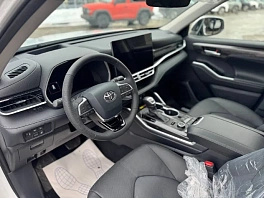 Toyota Highlander, 2026г, полный привод, автомат