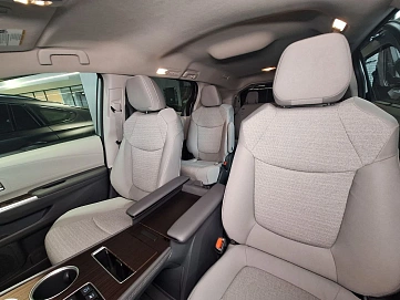 Toyota Sienna, 2021г, передний привод, автомат