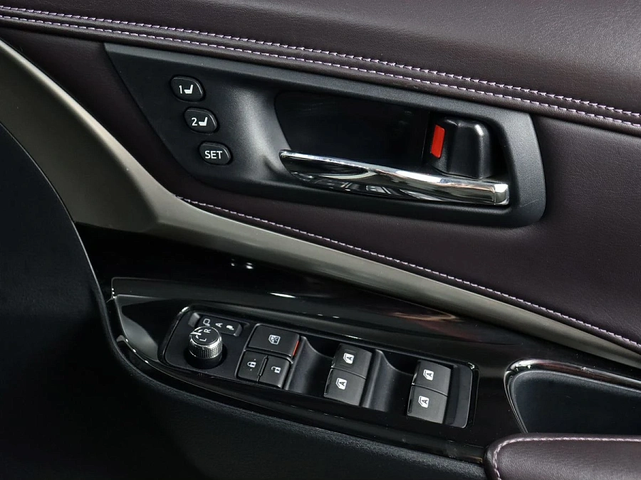 Toyota Harrier, 2016г., полный привод, вариатор