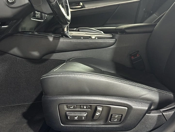Lexus GS, 2017г, задний привод, автомат