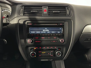 Volkswagen Jetta, 2011г, передний привод, механика