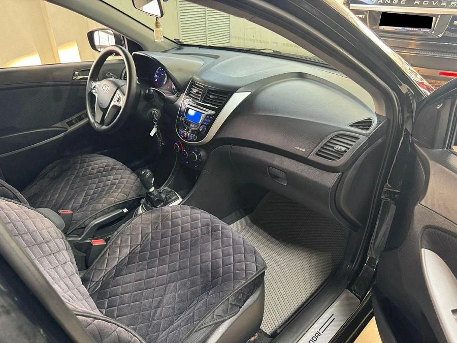 Hyundai Solaris, 2012г., передний привод, механика