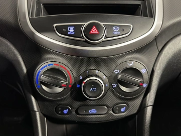 Hyundai Solaris, 2012г, передний привод, автомат