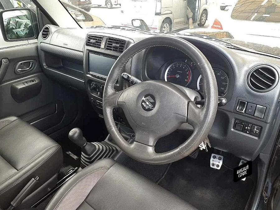 Suzuki Jimny, 2011г., полный привод, механика