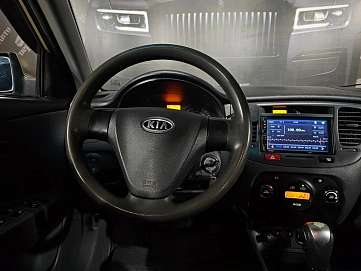 Kia Rio, 2006г, передний привод, автомат
