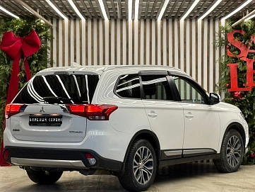Mitsubishi Outlander, 2018г, передний привод, вариатор