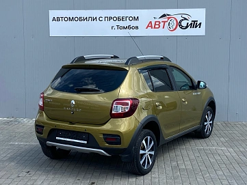 Renault Sandero, 2015г, передний привод, автомат