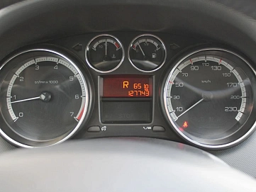 Peugeot 308, 2012г, передний привод, автомат