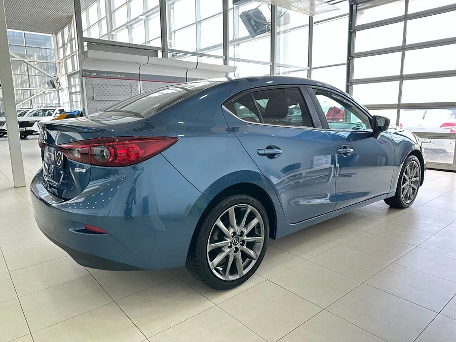 Mazda 3, 2017г., передний привод, автомат