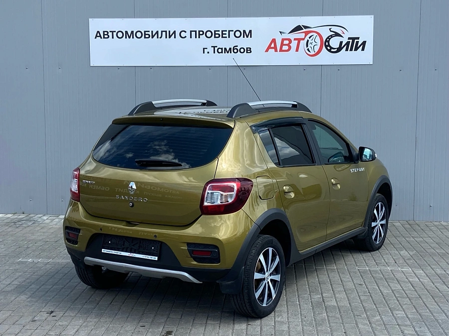 Renault Sandero, 2015г., передний привод, автомат