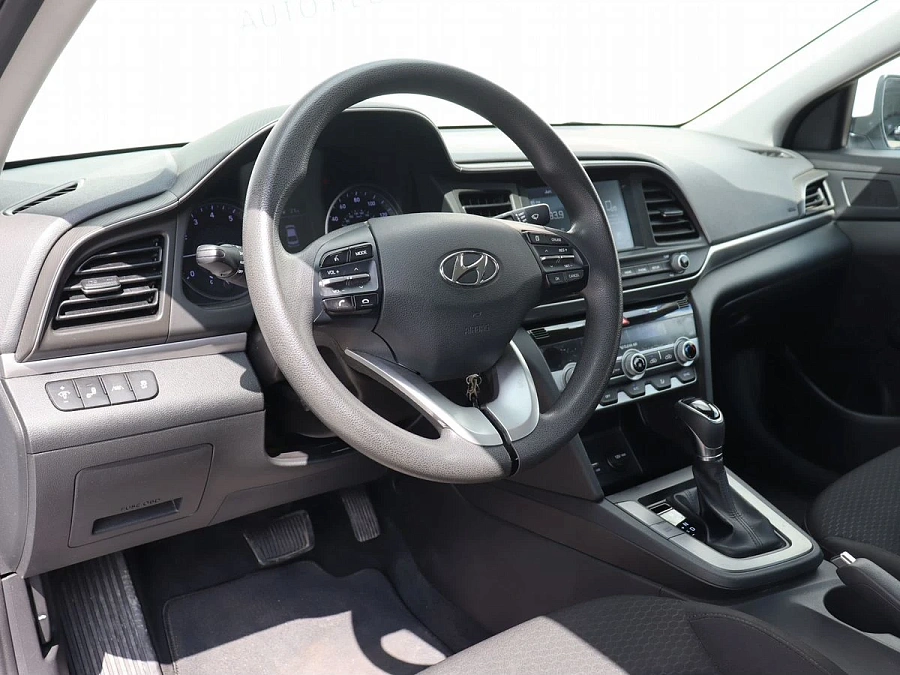 Hyundai Elantra, 2019г., передний привод, автомат