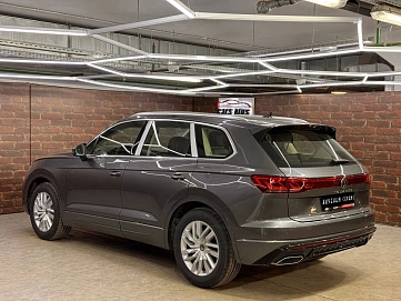 Volkswagen Touareg, 2025г, полный привод, автомат