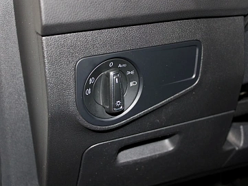 Volkswagen Tiguan, 2019г, передний привод, автомат