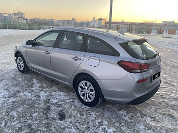 Hyundai i30, 2022г, передний привод, автомат