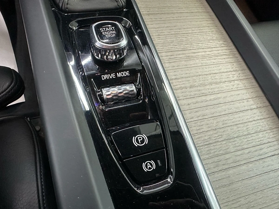 Volvo XC60, 2019г., полный привод, автомат