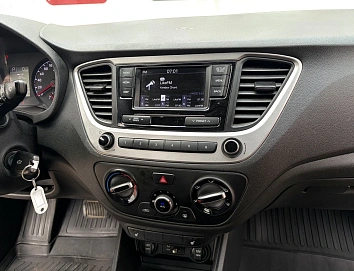 Hyundai Solaris, 2018г., передний привод, автомат