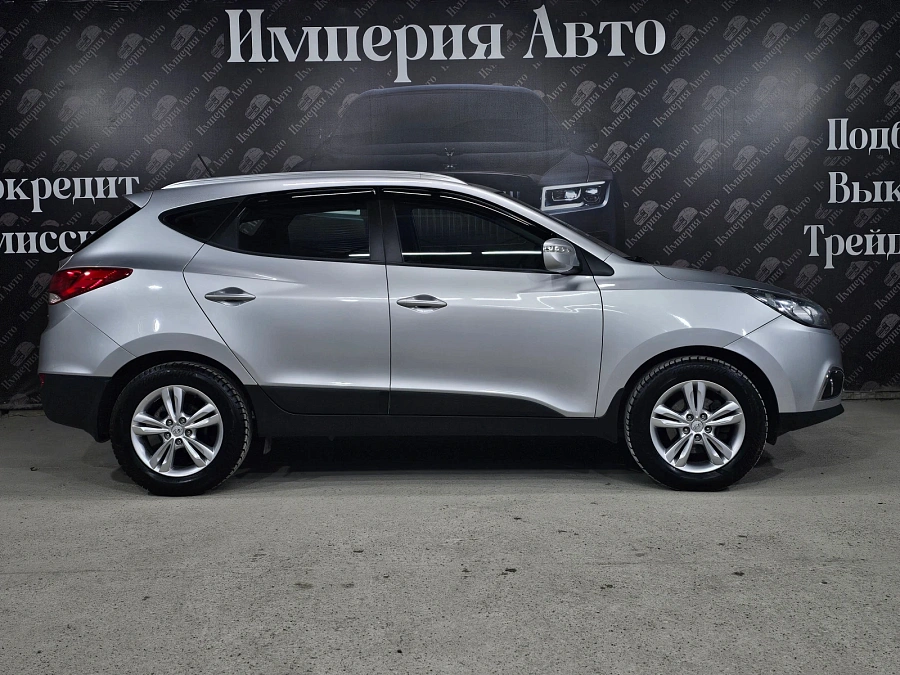 Hyundai ix35, 2012г., передний привод, автомат