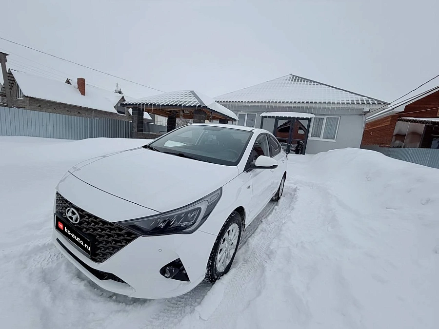 Hyundai Solaris, 2021г., передний привод, автомат