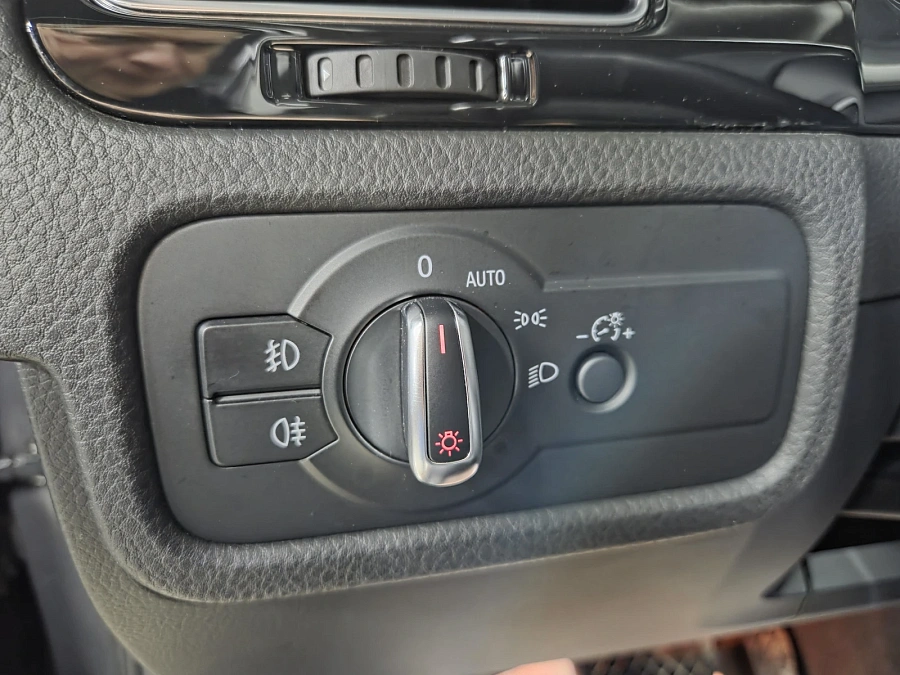 Volkswagen Touareg, 2010г., полный привод, автомат