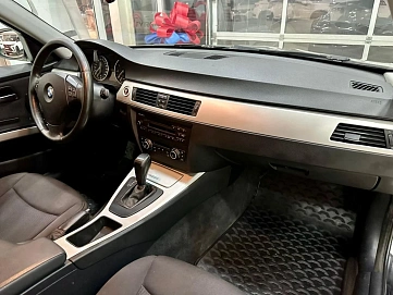 BMW 3 серии, 2009г, задний привод, автомат