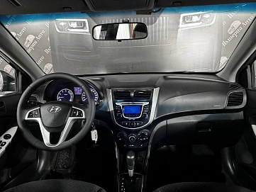 Hyundai Solaris, 2011г, передний привод, автомат