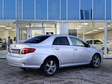 Toyota Corolla, 2010г, передний привод, автомат