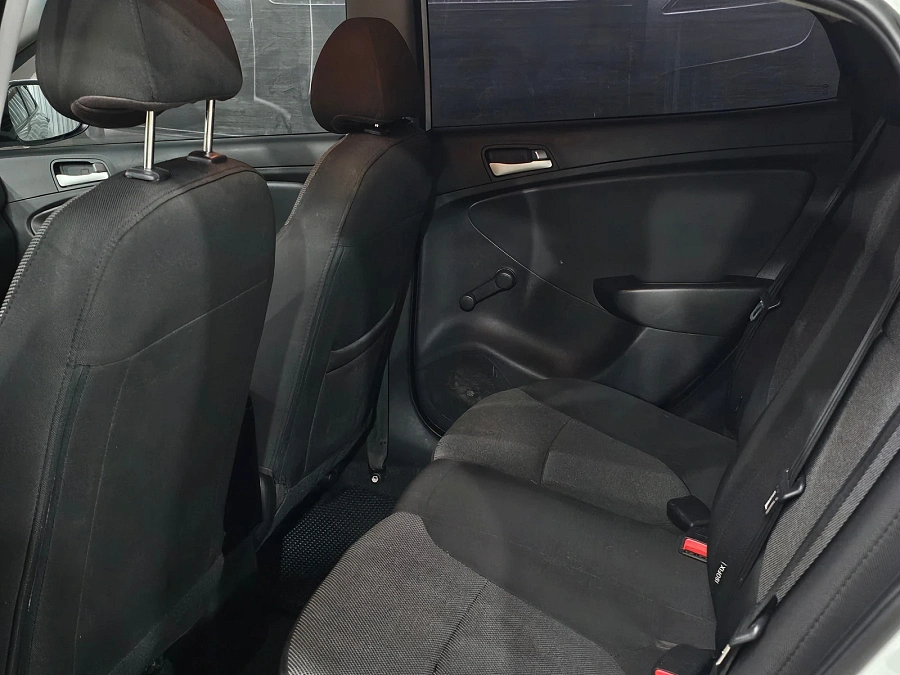 Hyundai Solaris, 2013г., передний привод, механика