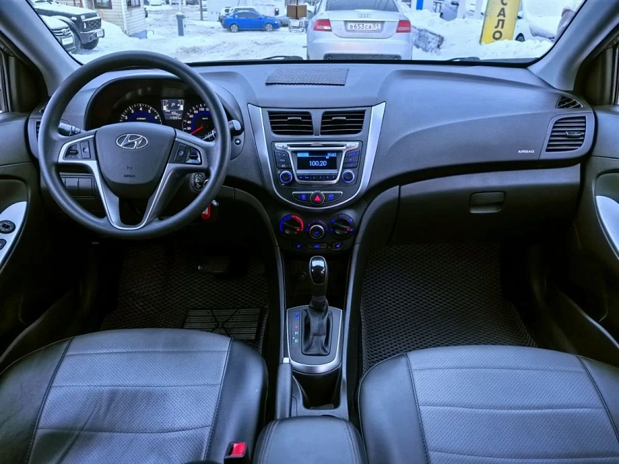 Hyundai Solaris, 2016г., передний привод, автомат