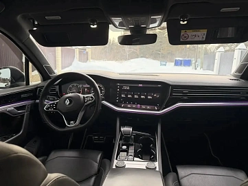 Volkswagen Touareg, 2018г, полный привод, автомат