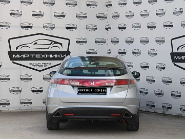 Honda Civic, 2008г, передний привод, робот