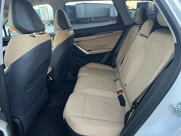 Geely Atlas, 2024г, передний привод, робот