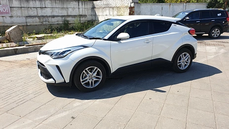 Toyota C-HR, 2022г, полный привод, вариатор