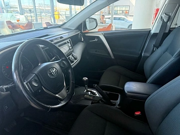 Toyota RAV4, 2015г, полный привод, автомат