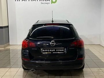 Opel Astra, 2011г, передний привод, механика