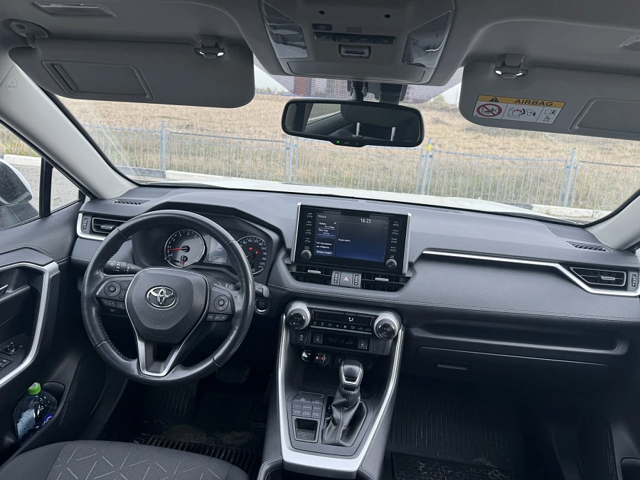 Toyota RAV4, 2021г., полный привод, автомат