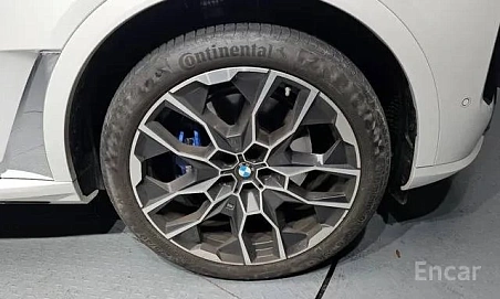 BMW X7, 2023г, полный привод, автомат