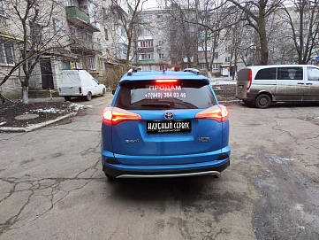 Toyota RAV4, 2015г, полный привод, вариатор