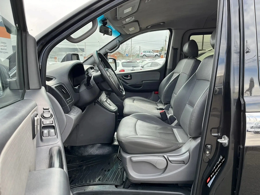 Hyundai Grand Starex, 2011г., задний привод, автомат